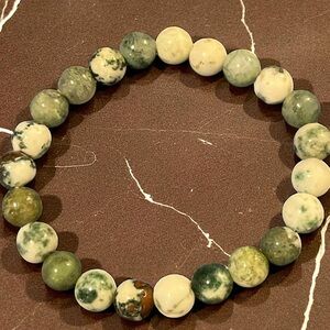 Elegant Green and White Moss Agate Beaded Bracelet